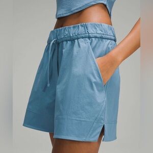 Cinchable Waist High Rise Woven 3.5 inch Shorts